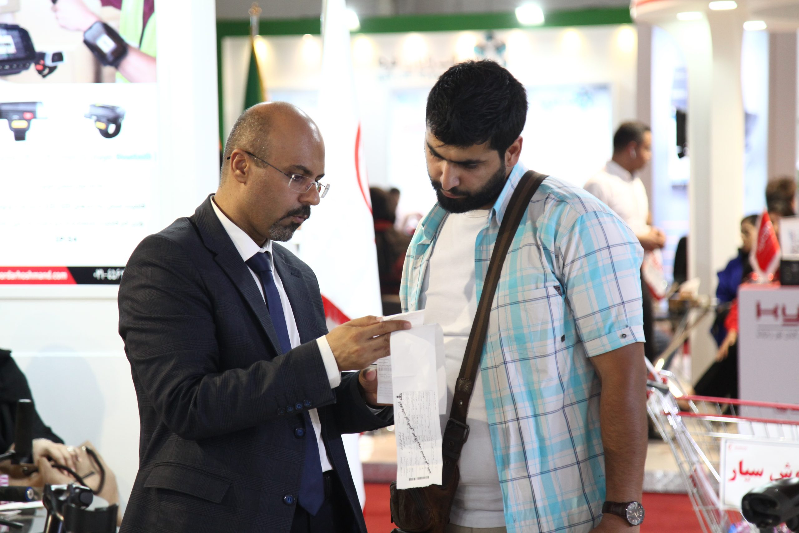 چرا شرکت‌ها نمی‌توانند مدیر فروش سازمانی و کارشناس فروش سازمانی خوب جذب کنند؟